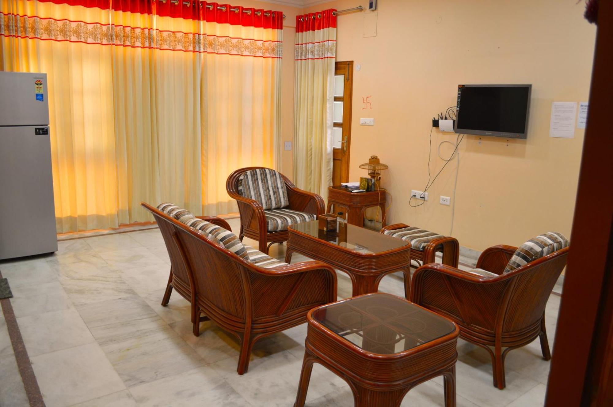 Fully Furnished Ish, Atithya Homestay With Various Amenities And Free Services In Lucknow, India מראה חיצוני תמונה