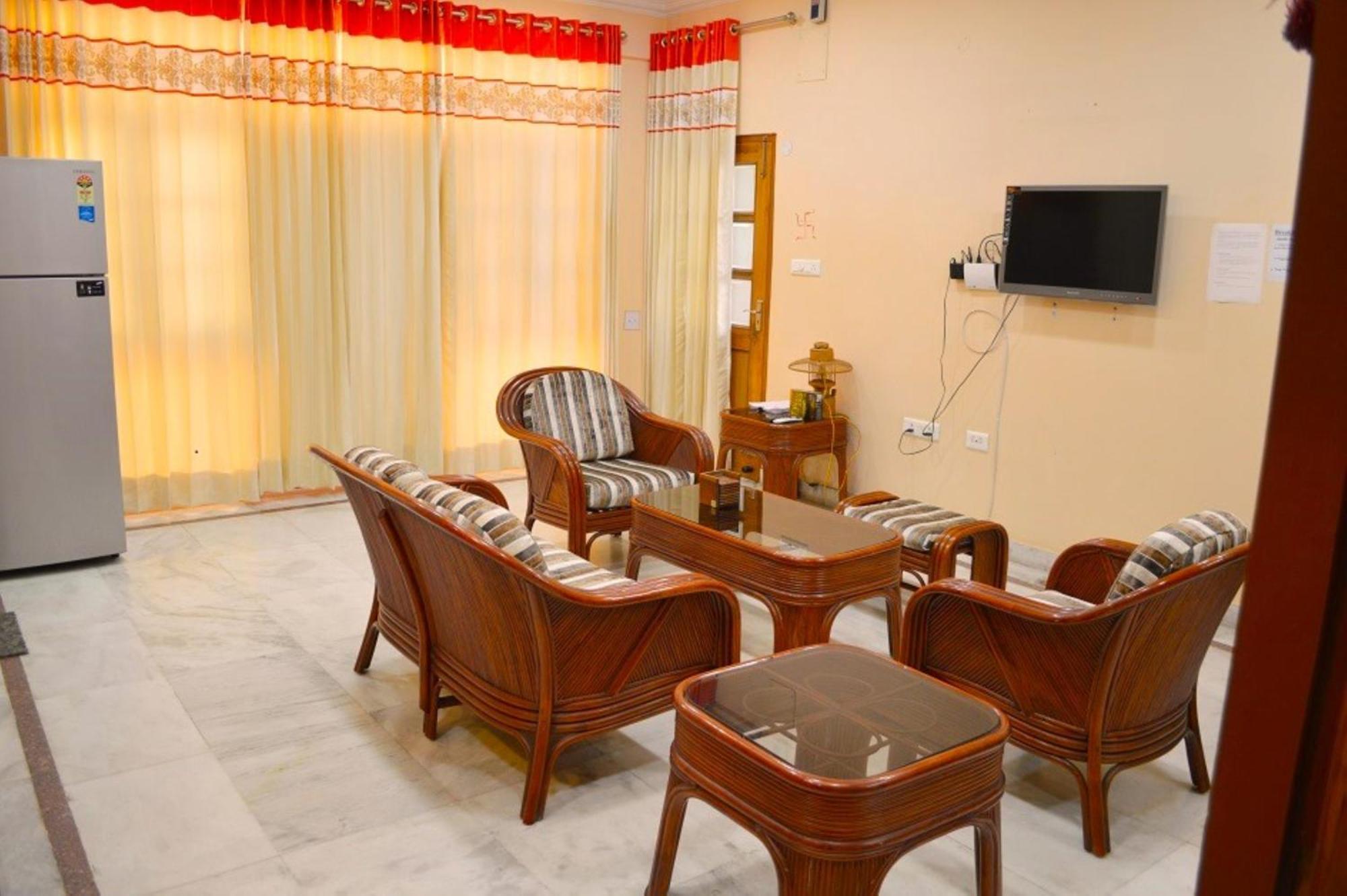 Fully Furnished Ish, Atithya Homestay With Various Amenities And Free Services In Lucknow, India מראה חיצוני תמונה